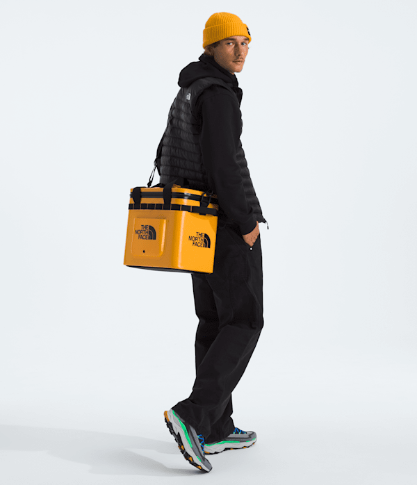 Base-Camp-Cooler-15-Qt-TNF-MODELBACK.png