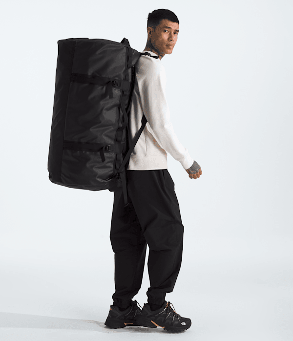 Base-Camp-DuffelXXL-TNF-MODELBACK.png