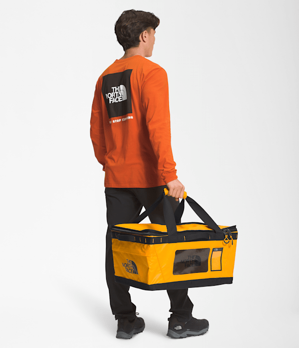 Base-Camp-Gear-BoxM-TNF-MODELBACK.png