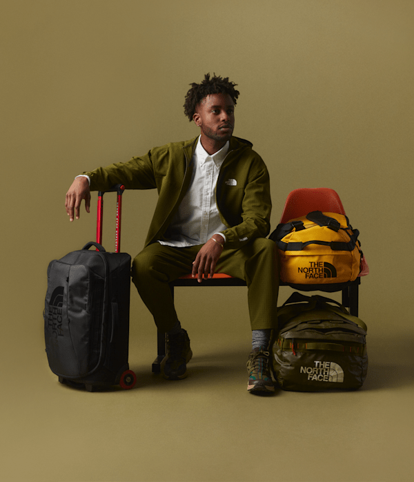 Base-Camp-Voyager-Duffel42L-TNF-ALTBACK.png
