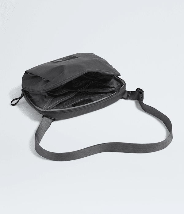 Base-Camp-Voyager-Pro-Crossbody-TNF-INT.png