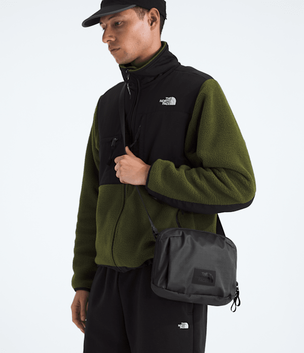 Base-Camp-Voyager-Pro-Crossbody-TNF-MODELBACK.png