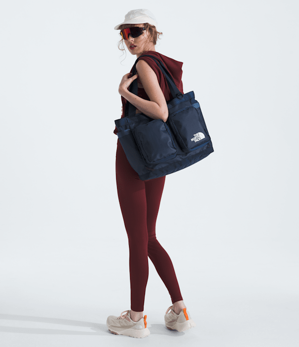 Base-Camp-Voyager-Tote-TNF-MODELBACK.png