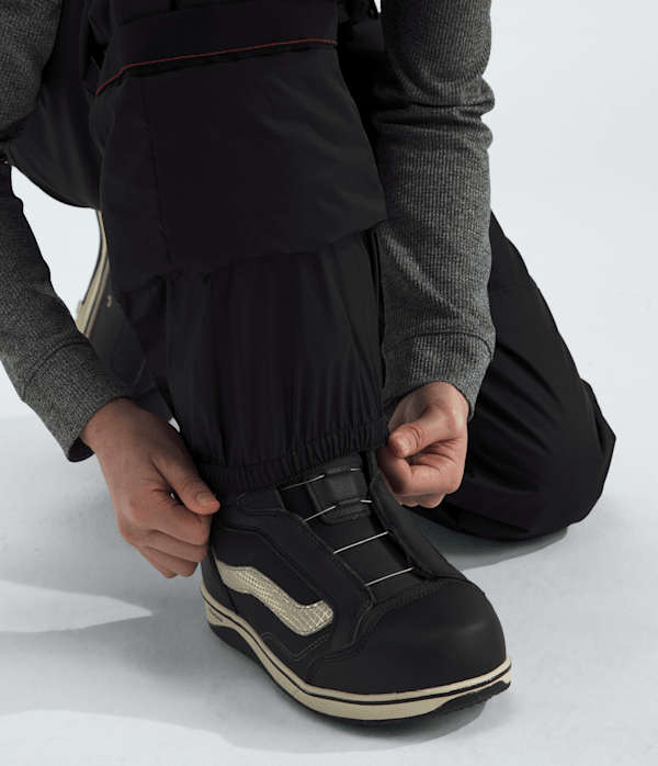 Boys-Girls-Freedom-Insulated-Bibs-TNF-MODELALT1.png