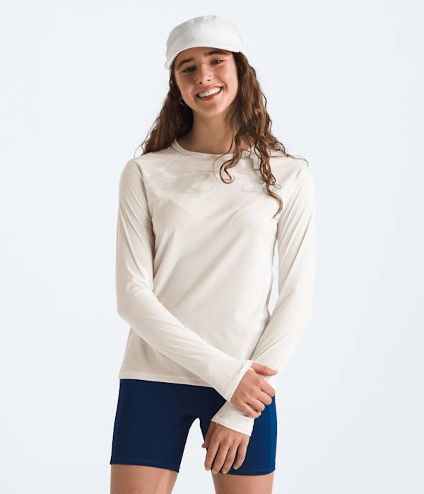 Boys-Girls-Sunriser-LongSleeve-Tee-TNF-HERO2.png