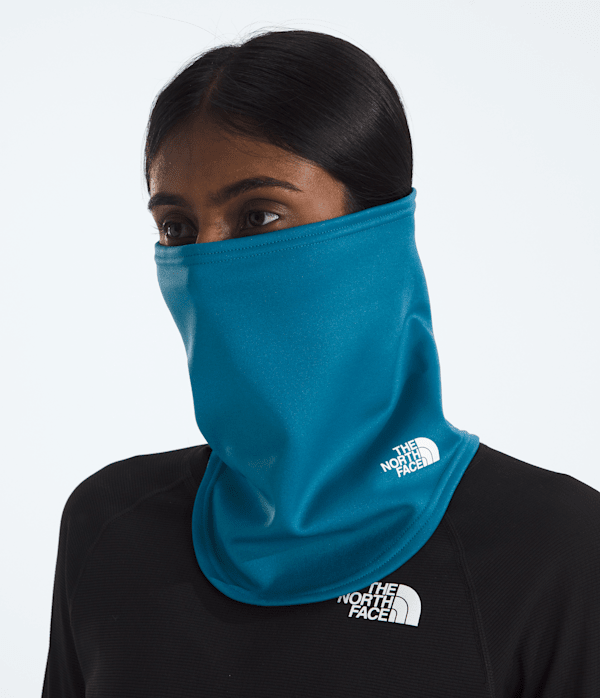 Freedom-Fleece-Gaiter-TNF-MODELBACK.png