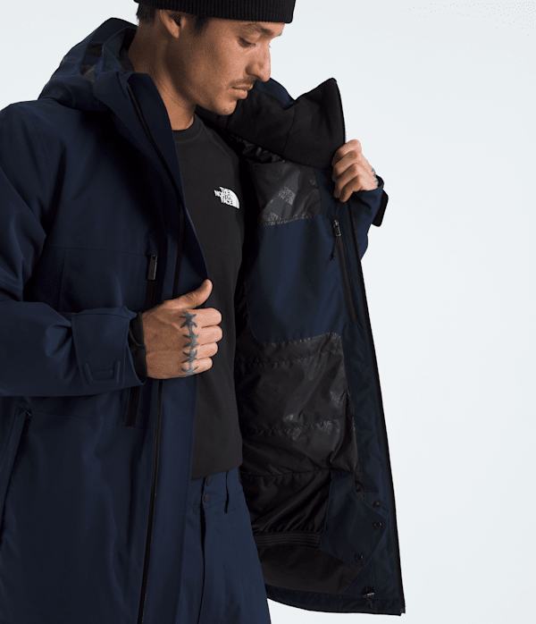 Mens-Chakal-Jacket-TNF-MODELINT.png