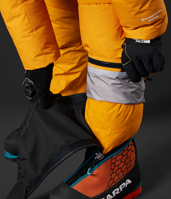 Mens-Himalayan-Suit-TNF-MODELALT1.png