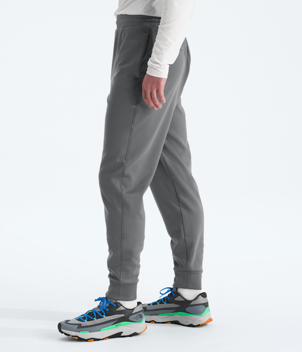 Mens-TNF-Performance-Fleece-SW-Pants-TNF-MODEL34.png