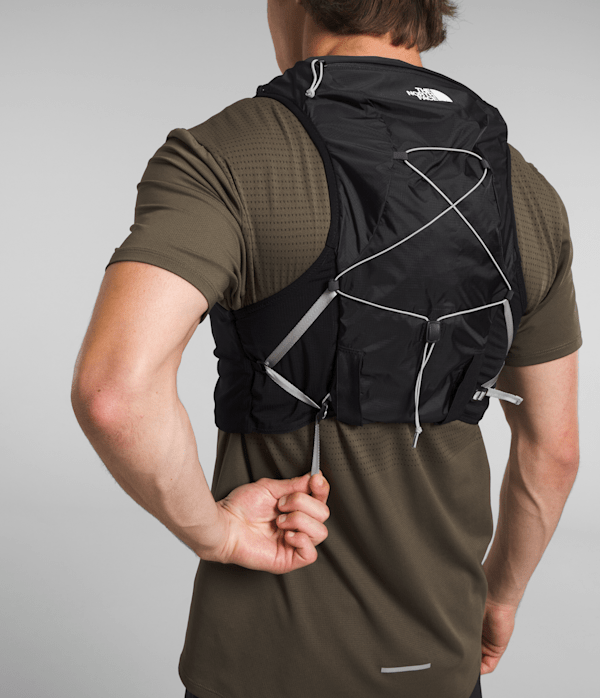 Sunriser-Run-Vest-8-TNF-ALT3.png