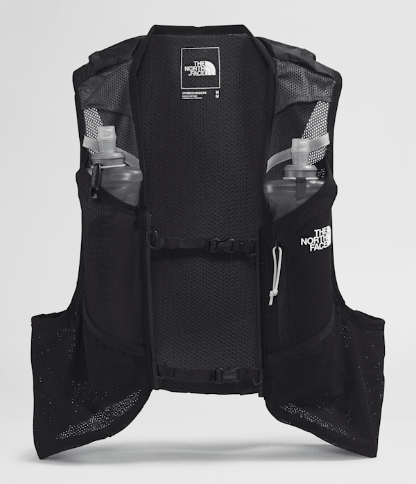 Sunriser-Run-Vest-8-TNF-HERO.png