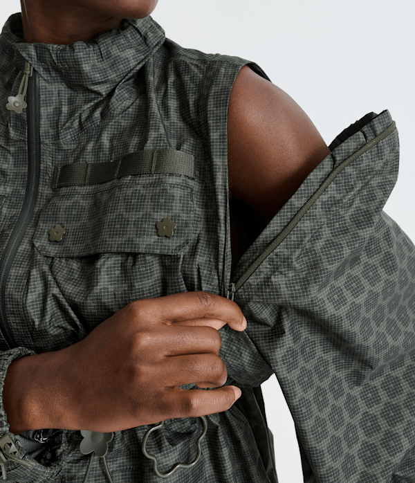 TNF-x-Cecilie-Bahnsen-Tenzin-Convertible-Jacket-TNF-ALT1.png