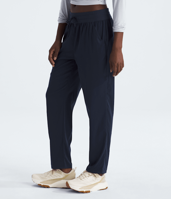 Womens-Aphrodite-Arise-Ankle-Pants-TNF-MODEL34.png
