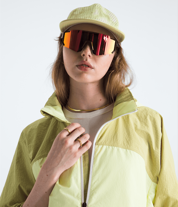 Womens-HKe-Utility-Wind-Jacket-TNF-HERO3.png