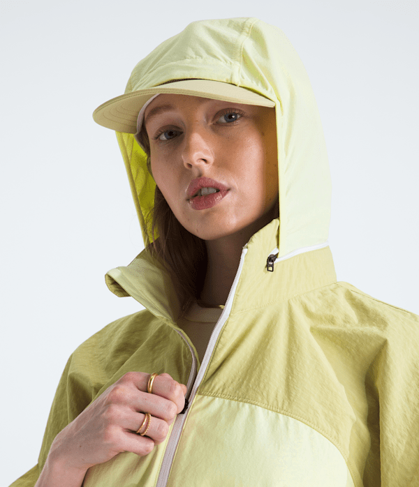 Womens-HKe-Utility-Wind-Jacket-TNF-MODELHOOD2.png