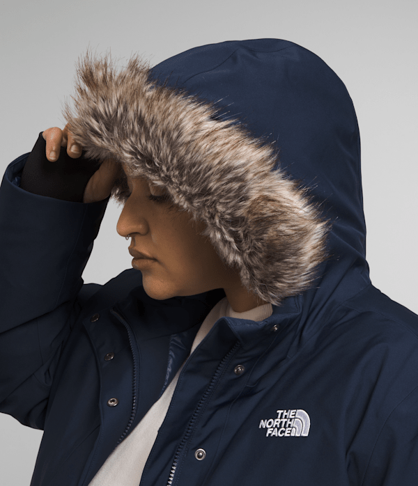 Womens-Plus-Arctic-Parka-TNF-Summit-Navy-MODELHOOD2.png