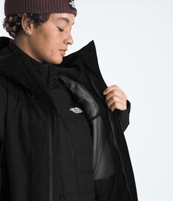 Womens-Plus-THERMOBALL-Snow-Triclimate-Jacket-TNF-MODELCLOSE3.png
