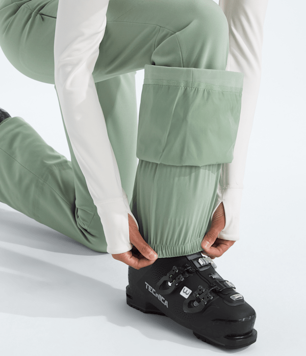 Womens-Snoga-Pants-TNF-MODELALT1.png