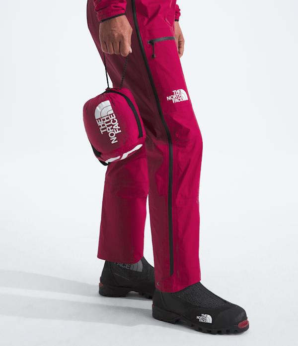 Womens-Summit-Series-5050-AMK-Hoodie-TNF-MODELALT6.png