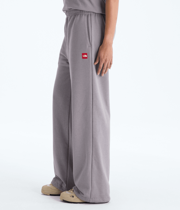 Womens-TNF-Red-Box-Sweatpants-TNF-MODEL34.png