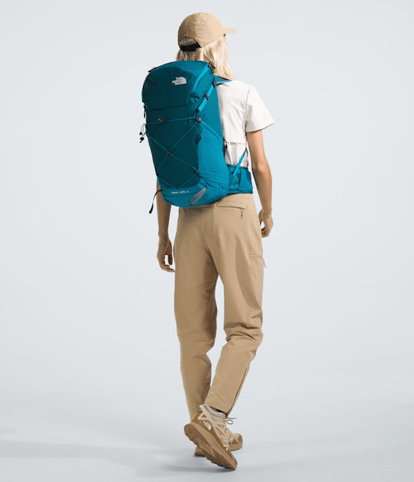 Womens-Trail-Lite-24-Backpack-TNF-MODELBACK.png